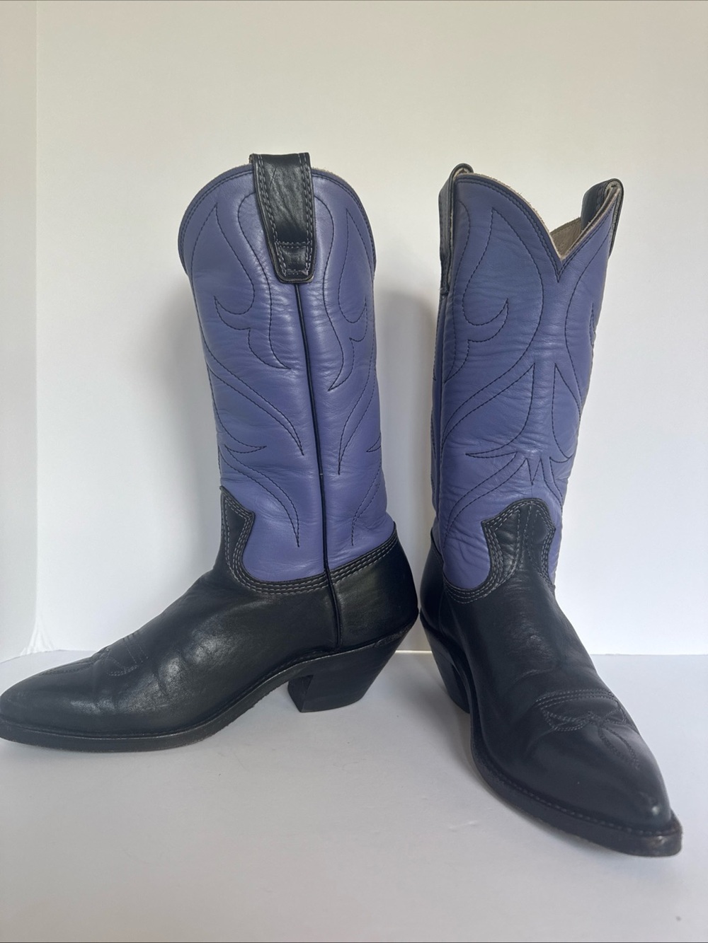 Vintage 1977 Chisholm Stewart Lavender Black Cowboy Boots 6 Womens 7.5 Leather